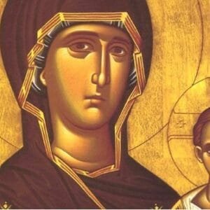 Esta imagem é uma representação artística no estilo dos tradicionais ícones bizantinos gregos e russos que retrata a Virgem Maria em sua dignidade como Theotokos ou Mãe de Deus Com uma expressão de serena majestade ela apresenta o Menino Jesus que é mostrado com a sabedoria e a solenidade que transcendem sua idade oferecendo uma bênção A composição com suas cores simbólicas e um fundo que evoca a luz divina foi criada para capturar a essência da Solenidade de Santa Maria Mãe de Deus celebrada em 1º de janeiro refletindo a profundidade e a reverência desta importante festa litúrgica